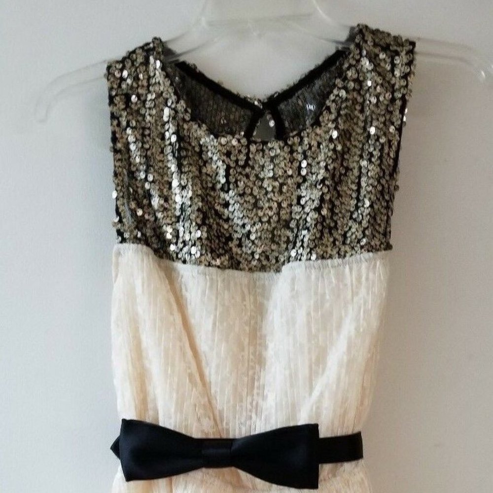 Lace & Sequins Dress w Belt NWT Medium